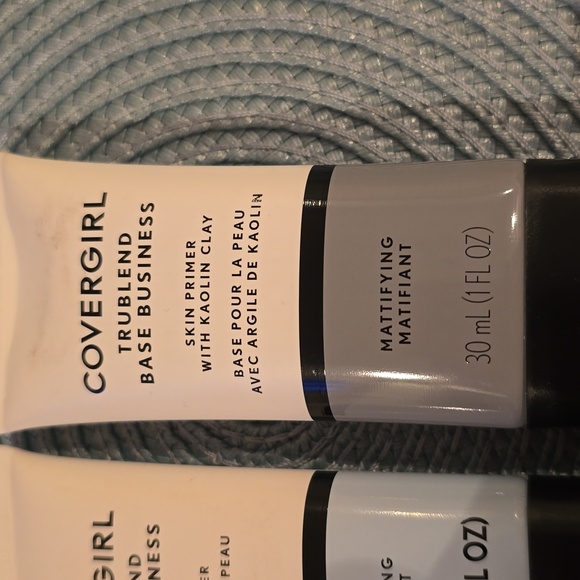 Covergirl TruBlend Base Business Primer - Moisturizing and Mattifying - Picture 4 of 6
